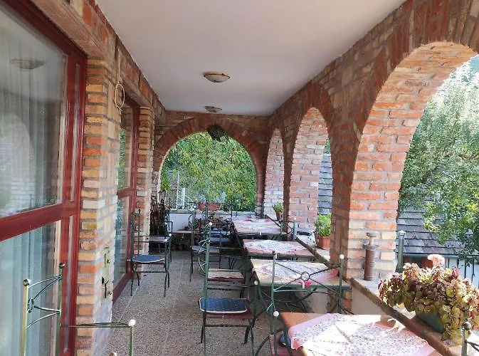 Hollo Es Barany Vendeghaz Herend