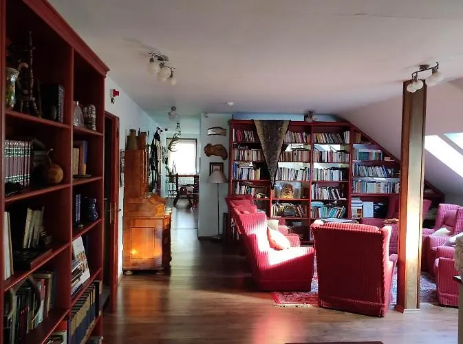 Hollo Es Barany Vendeghaz