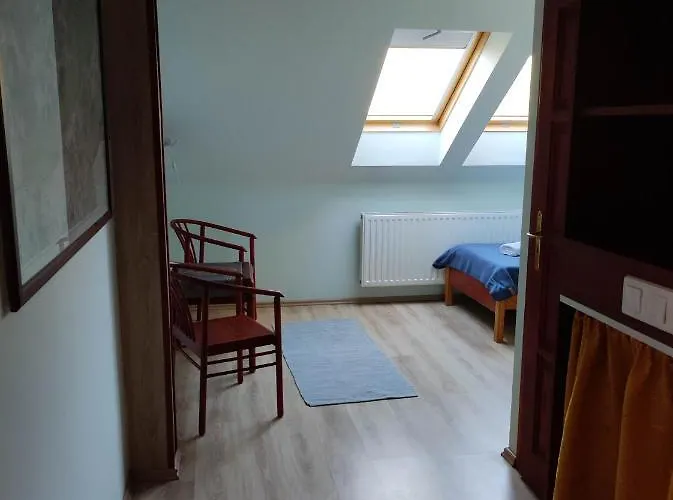 Hollo Es Barany Vendeghaz Herend